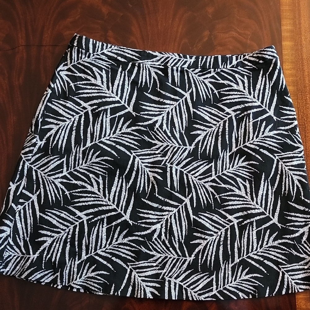 Black and White Leaf Print Skirt
